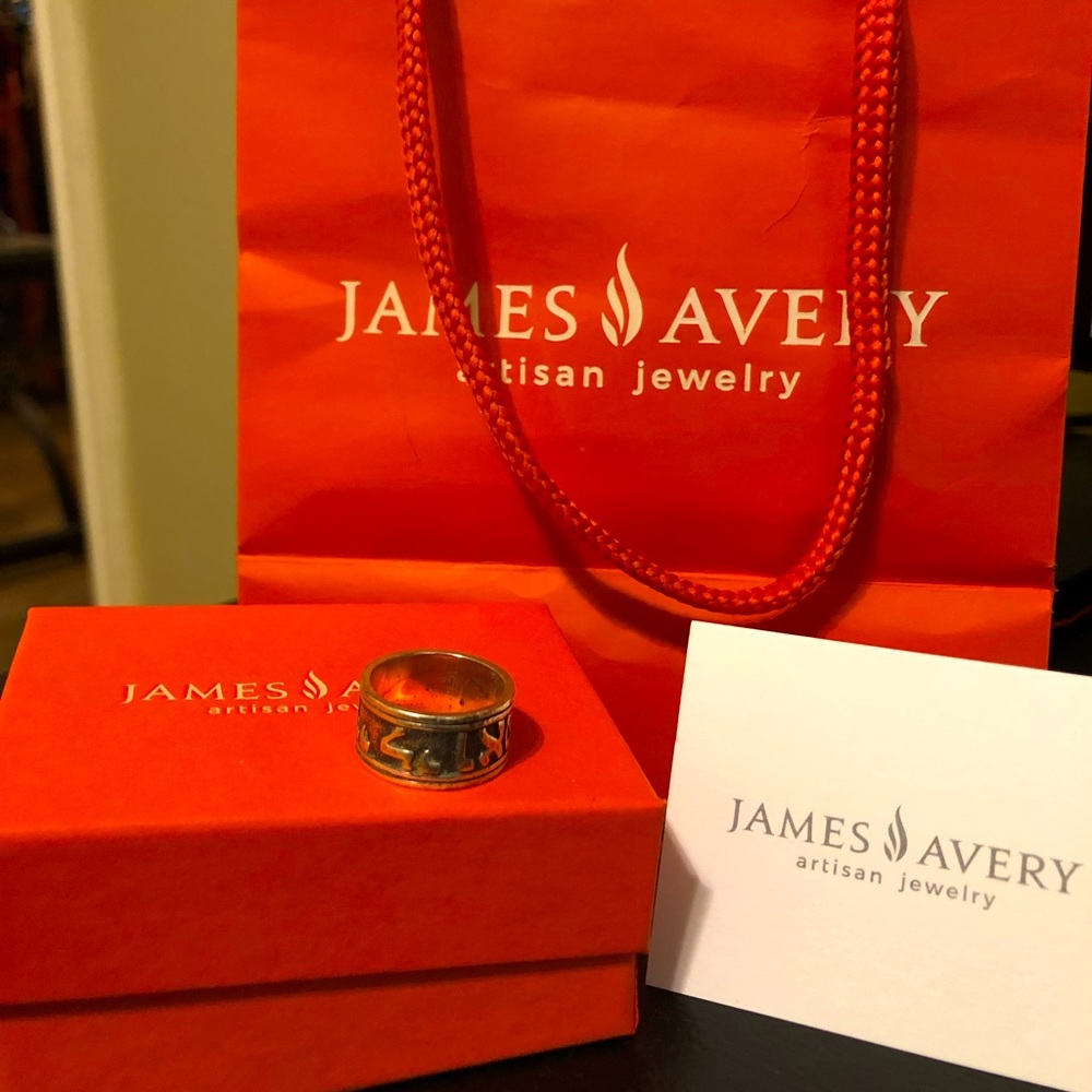 New with tags, box and bag Ladies size 6.5 James Avery Song of Solomon ring.